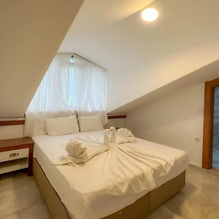Tuna Villa, Oezel Havuzlu, Vilă